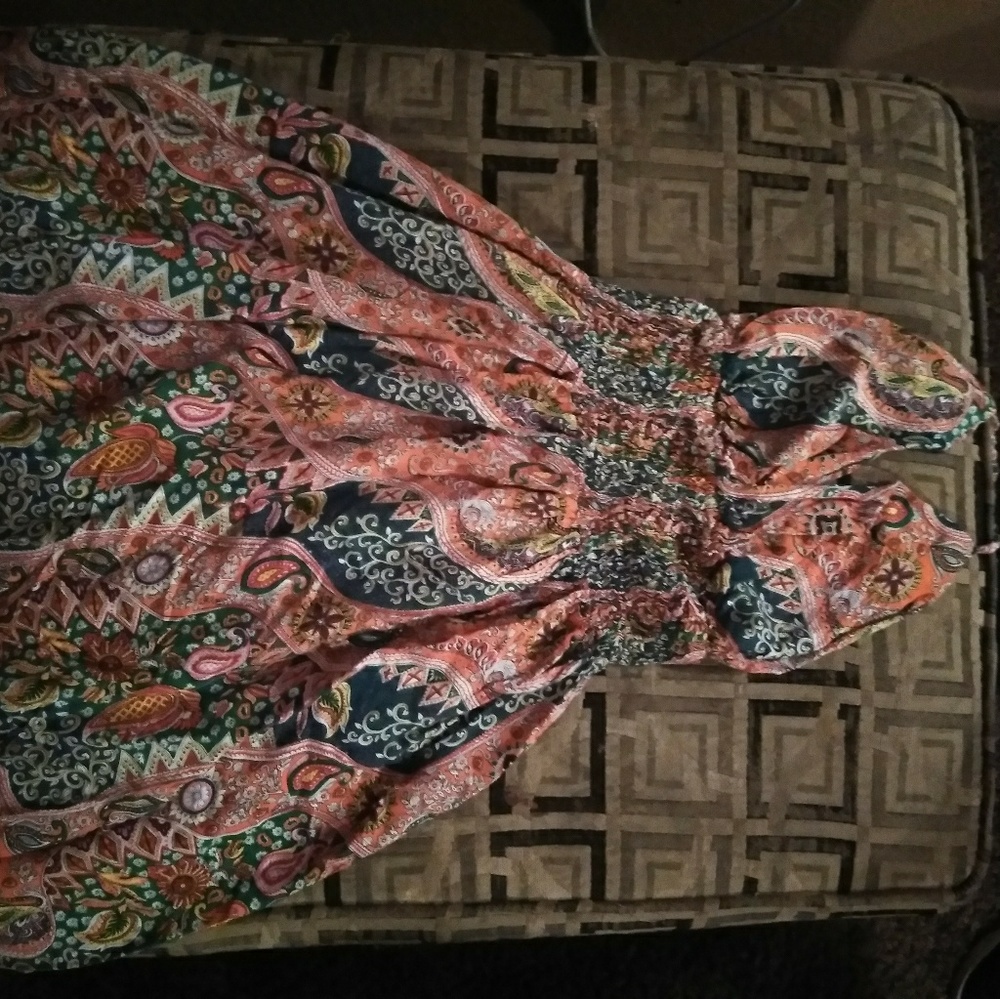 Three dresses - Picture 2 of 4
